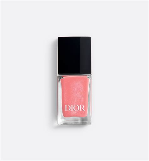 Dior Vernis: esmalte de uñas rosa y top coat brillante 